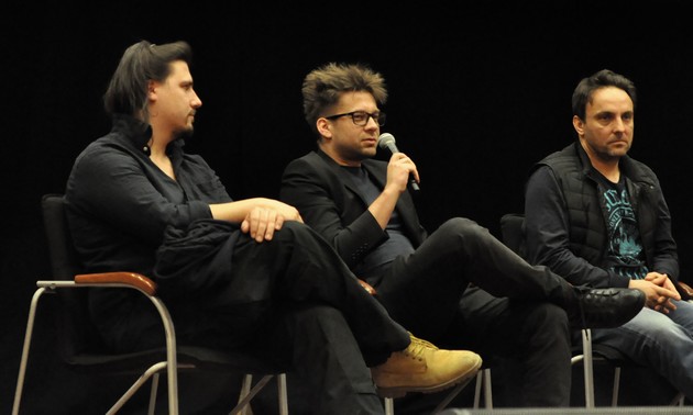 Od lewej: Michał Gościk (autor zdjęć), Piotr Gołębiowski (scenariusz i reżyseria), Łukasz Matecki (filmowy Rode). Fot. Powiat Legionowski.