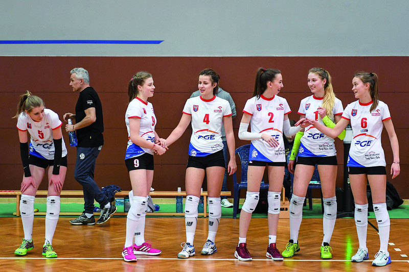 Podstawowa szóstka legionowskich juniorek w tym meczu: J.Skowron, M. Montowska, O. Omelaniuk, K. Niderla, B. Zakościelna i P. Sobolewska Fot. FotoMiD